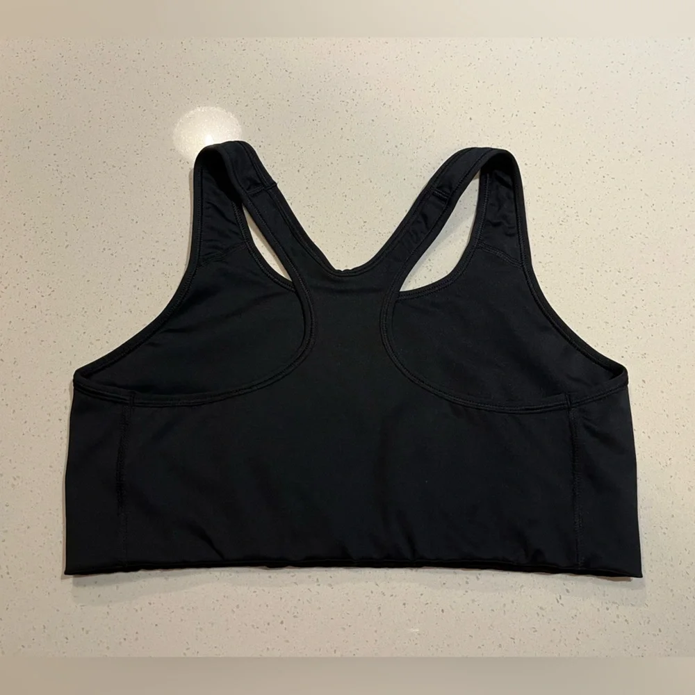 Nike | Swoosh Dri-FIT Racerback Sports Bra in Black Size XL